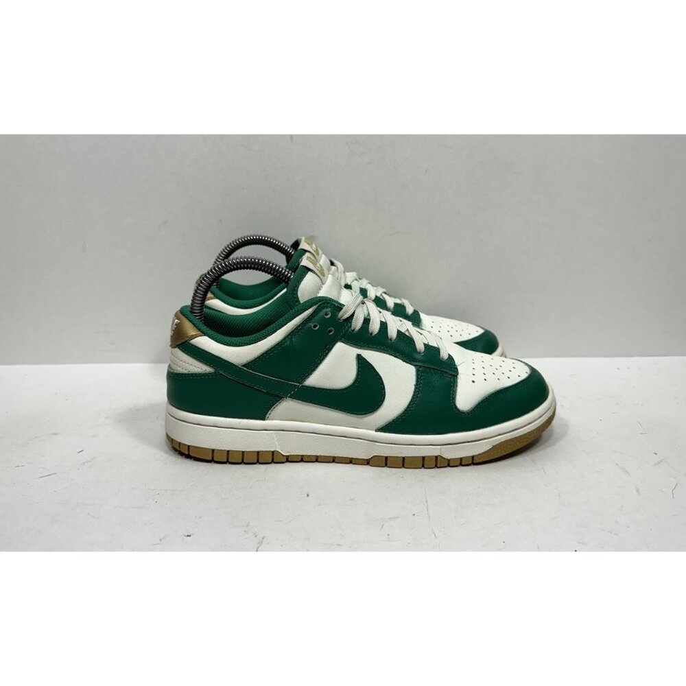 Nike Women's Green and White Low-Top Sneakers